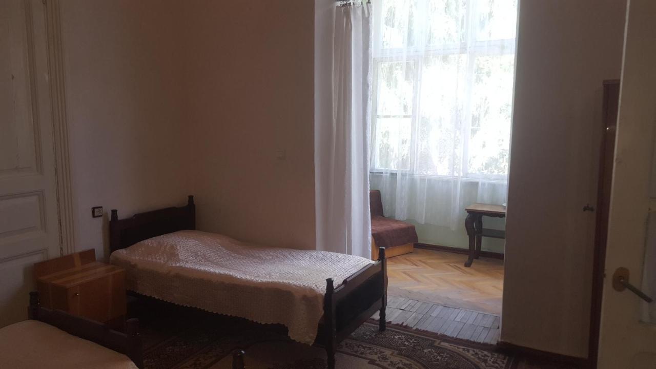 Firuza Hostel Bordzjomi Buitenkant foto