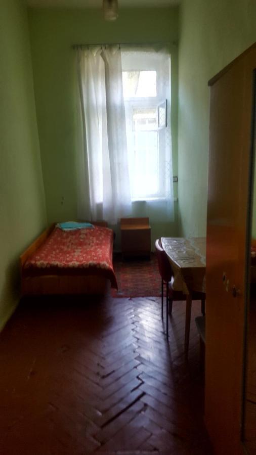 Firuza Hostel Bordzjomi Buitenkant foto