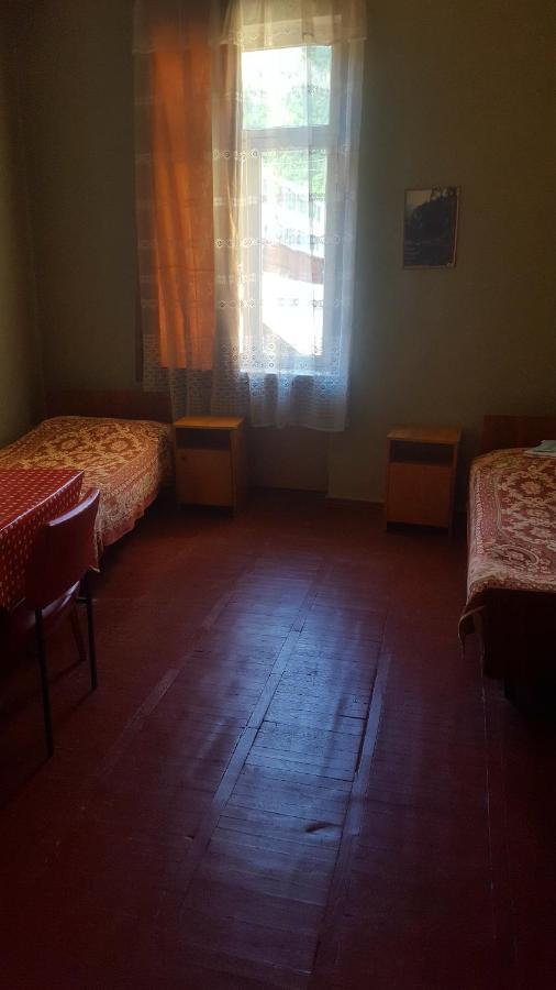 Firuza Hostel Bordzjomi Buitenkant foto