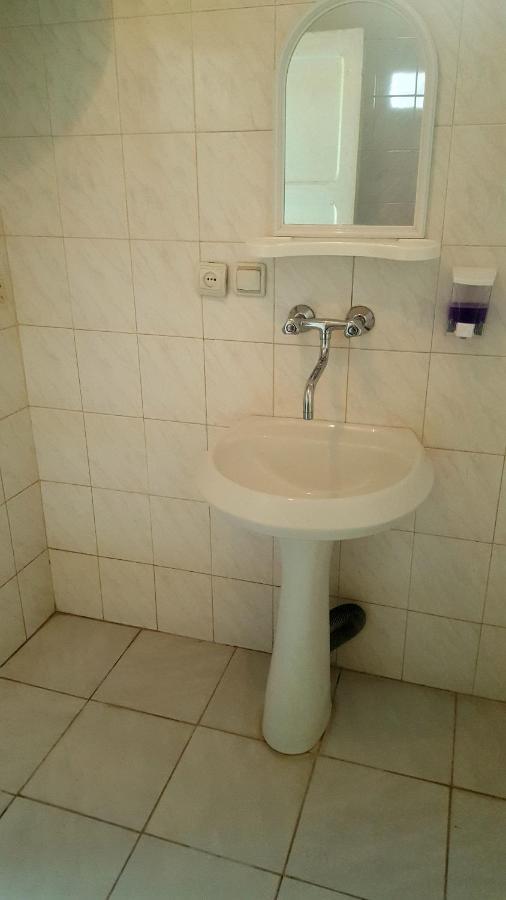Firuza Hostel Bordzjomi Buitenkant foto