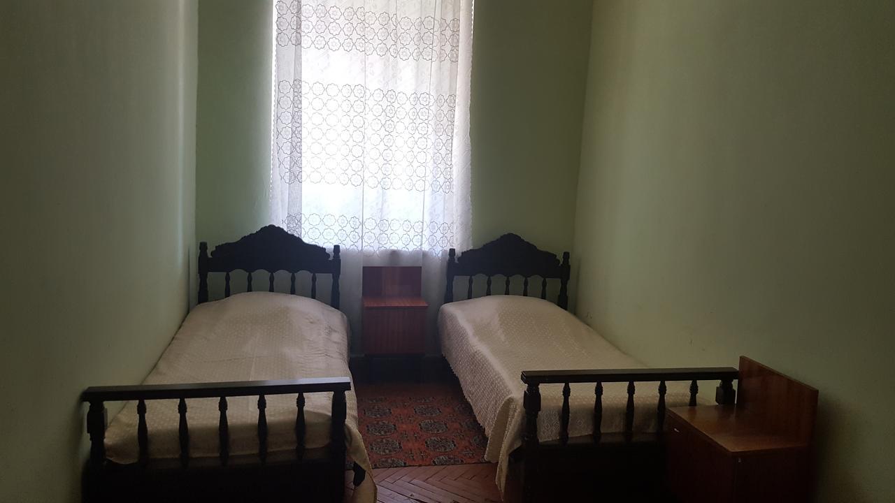 Firuza Hostel Bordzjomi Buitenkant foto