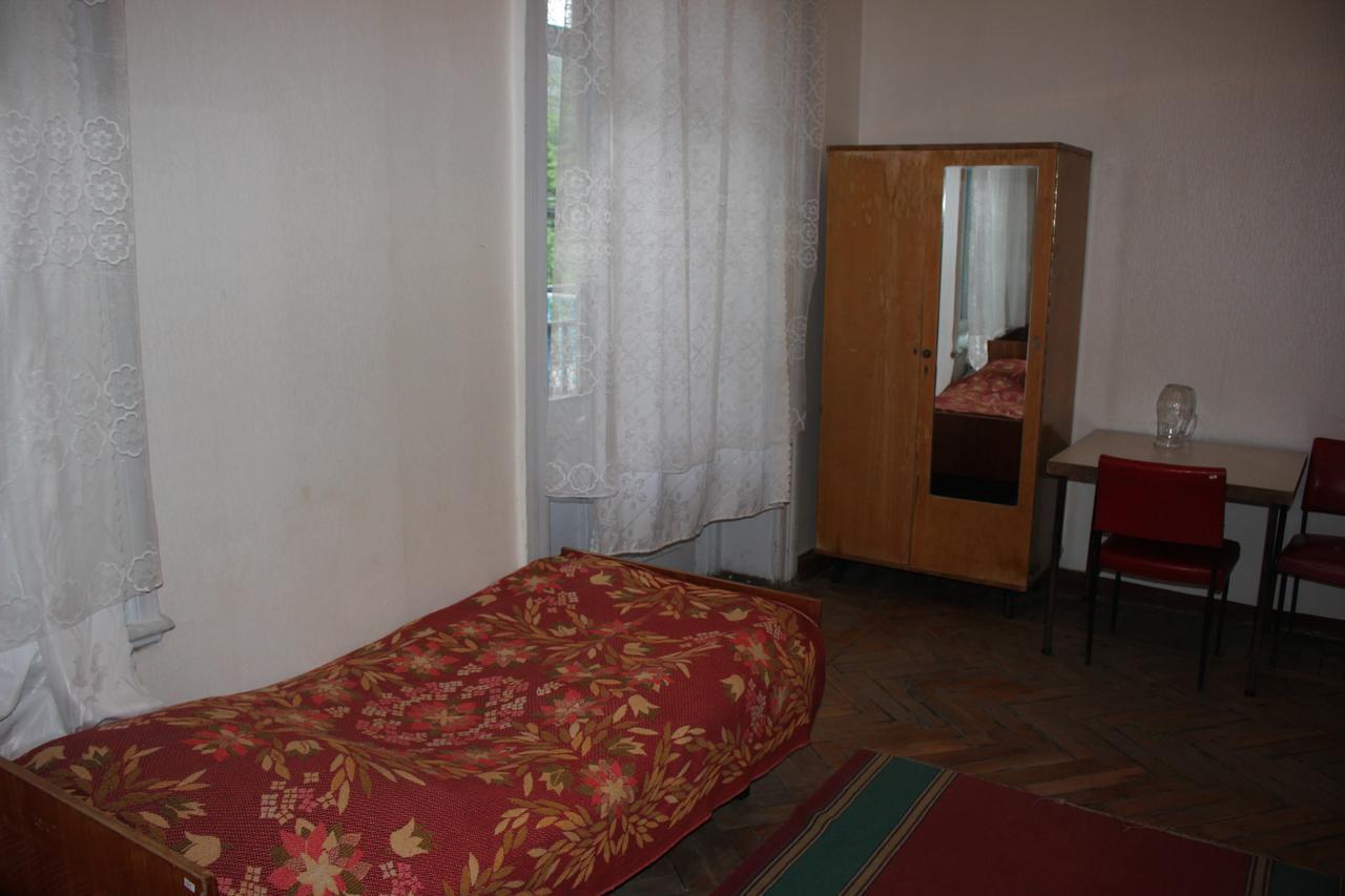 Firuza Hostel Bordzjomi Buitenkant foto